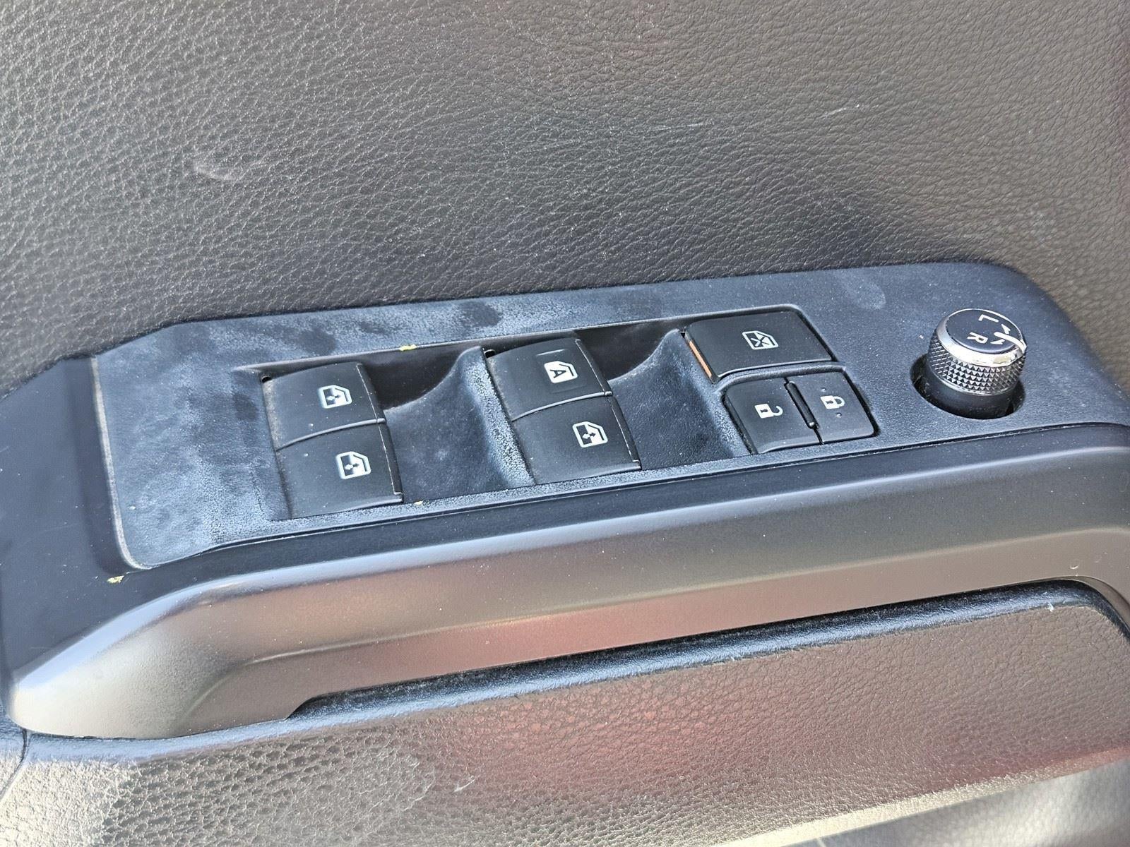 2016 Toyota Tacoma SR