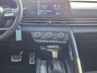 2023 Hyundai Elantra SE