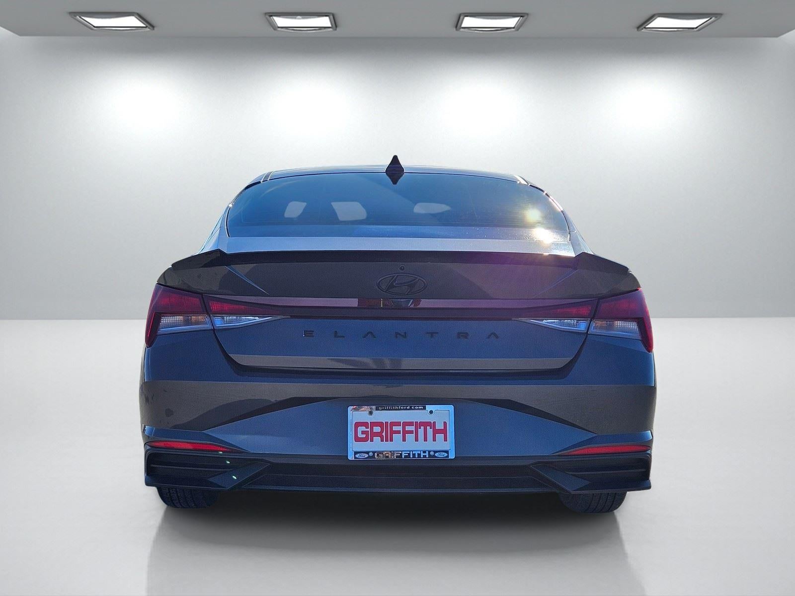 2023 Hyundai Elantra SE