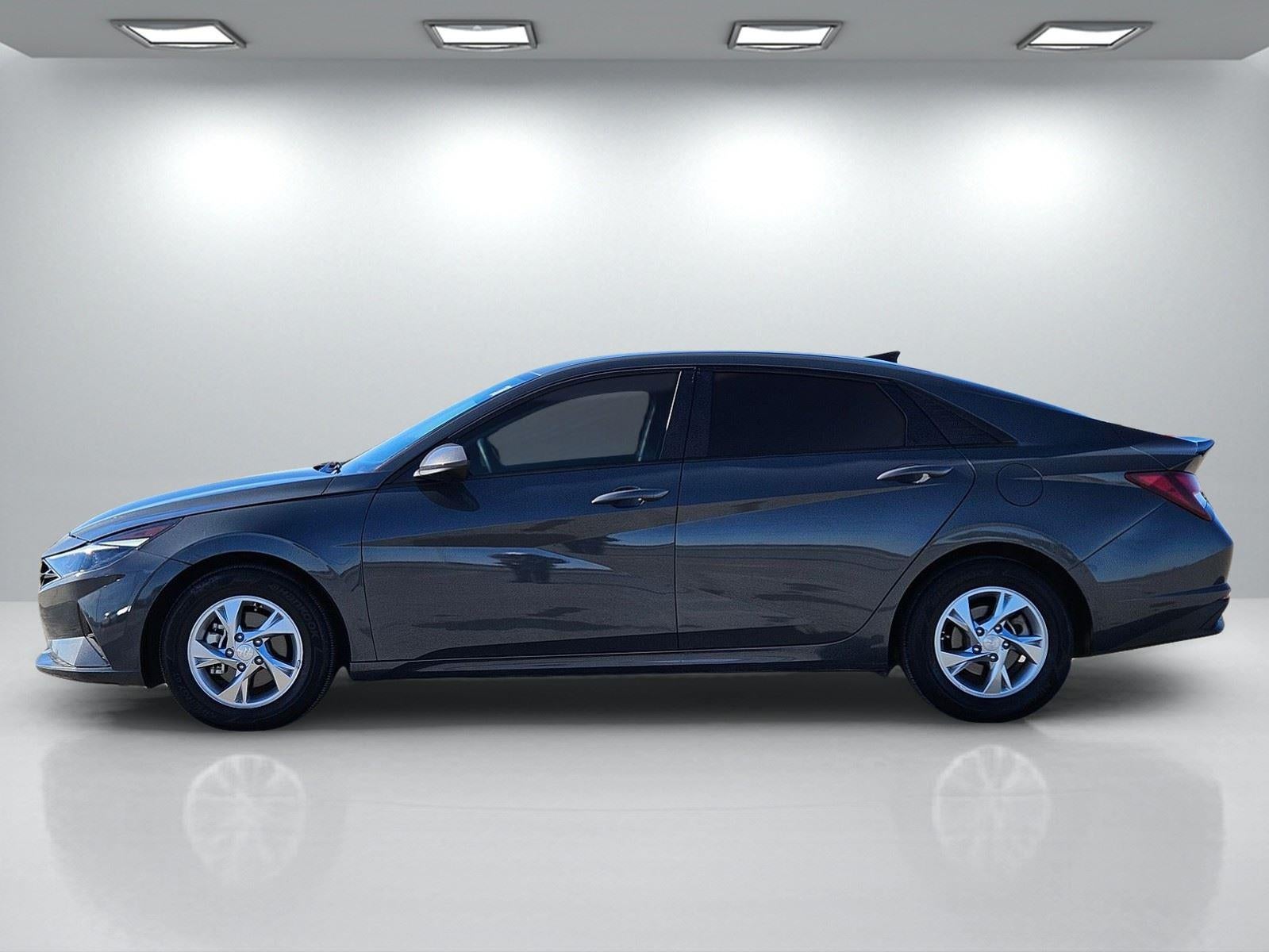 2023 Hyundai Elantra SE