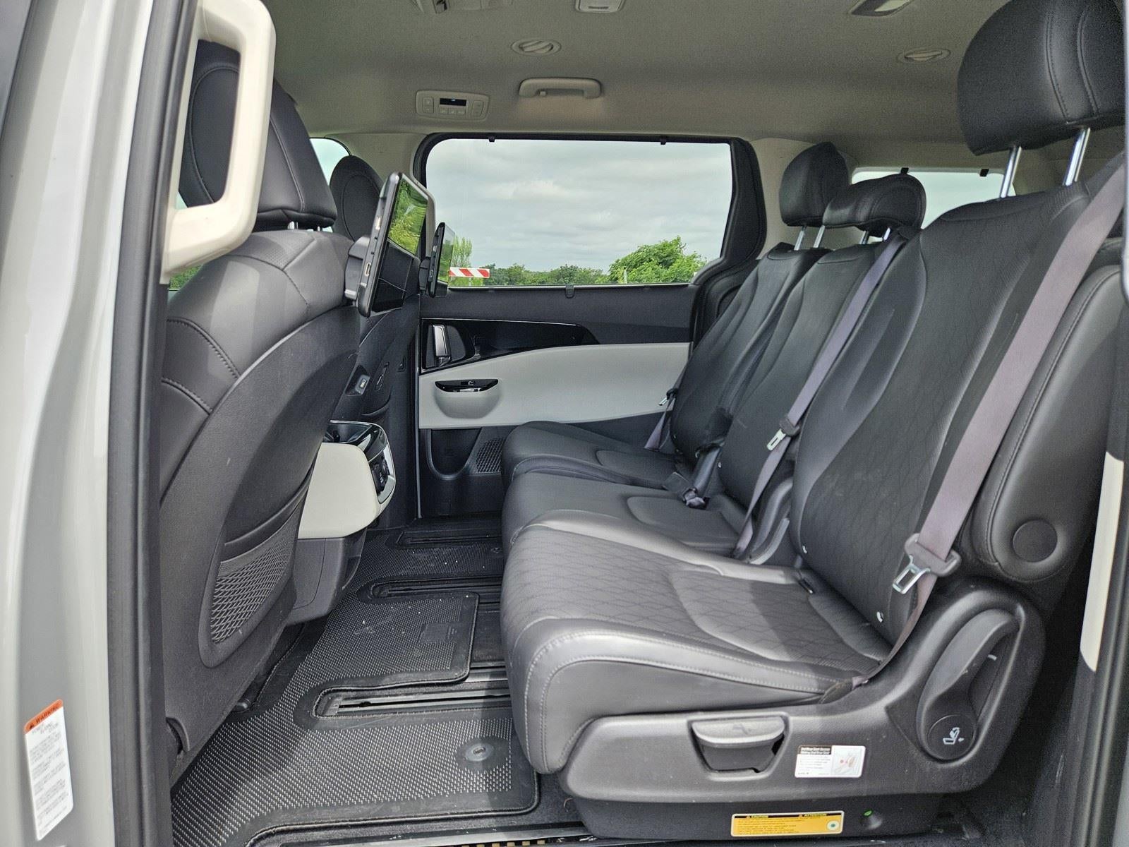 2022 Kia Carnival SX