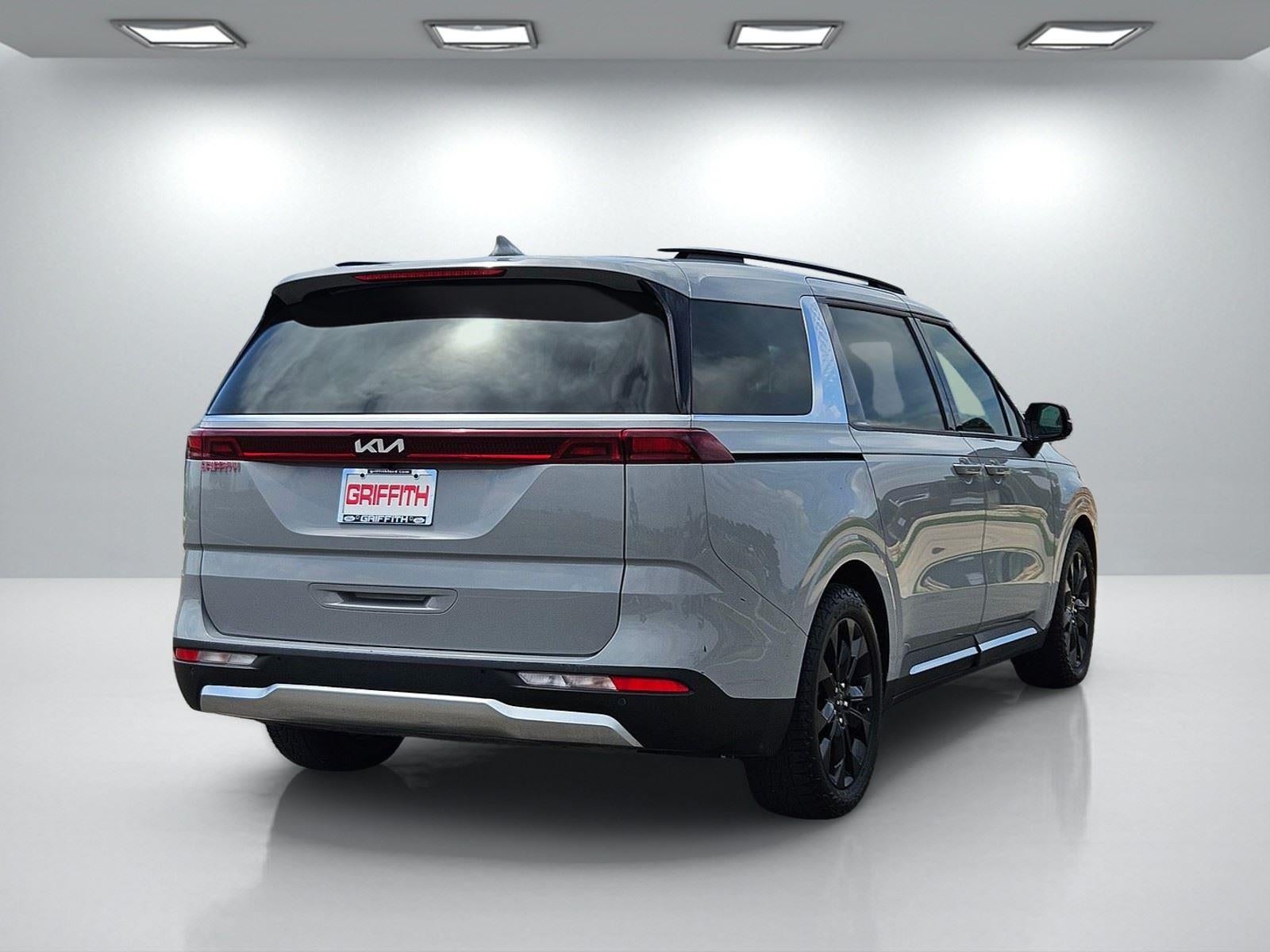2022 Kia Carnival SX