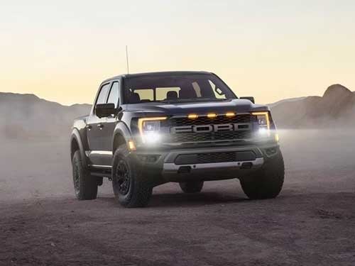 2023 Ford F-150 Raptor exterior view of truck park in dirt