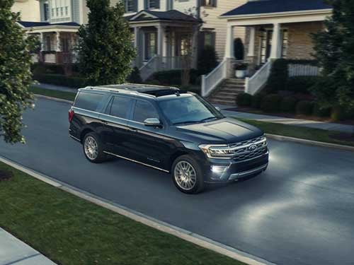 2023 Ford Expedition Driving